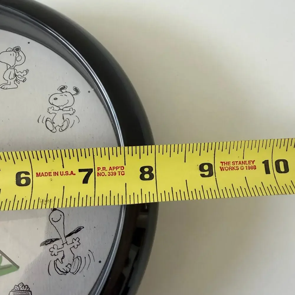 Peanuts Snoopy Woodstock Hourly 